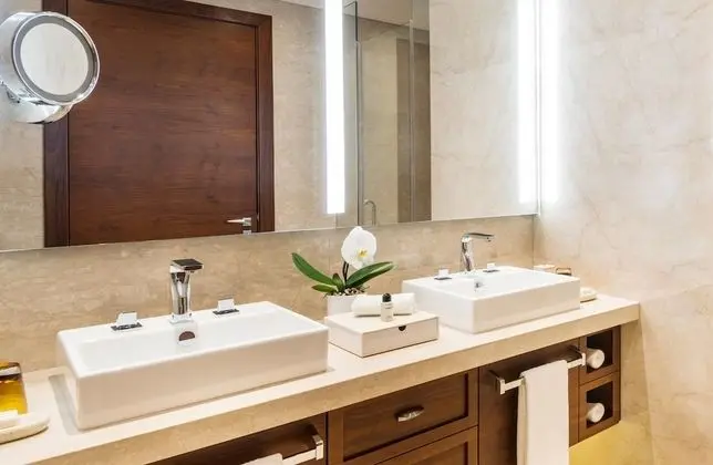 Grand Oda, 1 En Büyük (King) Boy Yatak, Balkon, Havuz Manzaralı
