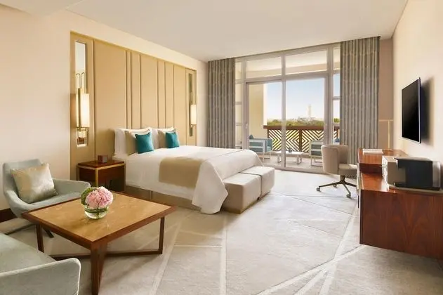 Grand Oda, 1 En Büyük (King) Boy Yatak, Balkon, Havuz Manzaralı