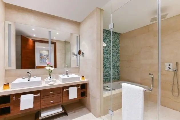 Grand Oda, 1 En Büyük (King) Boy Yatak, Balkon, Havuz Manzaralı