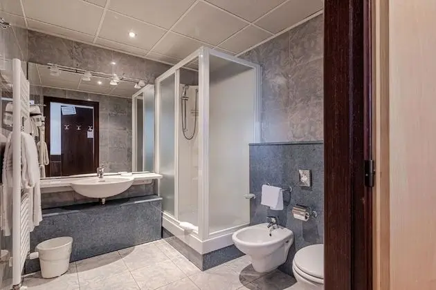 Deluxe Dört Kişilik Oda