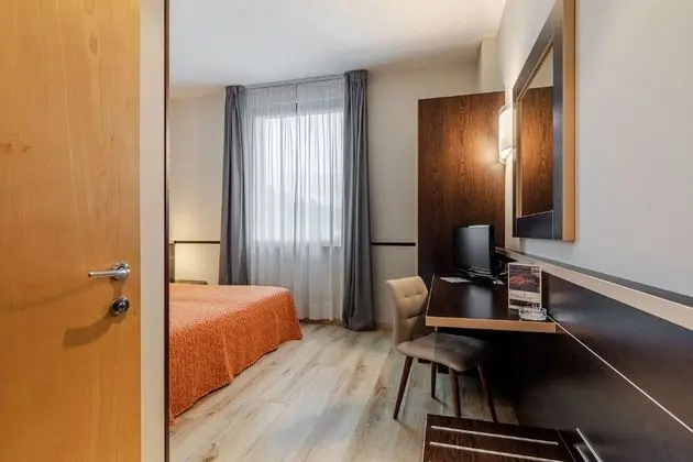 Deluxe Tek Büyük veya İki Ayrı Yataklı Oda