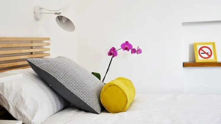 İki Ayrı Yataklı Oda, Ortak Banyo