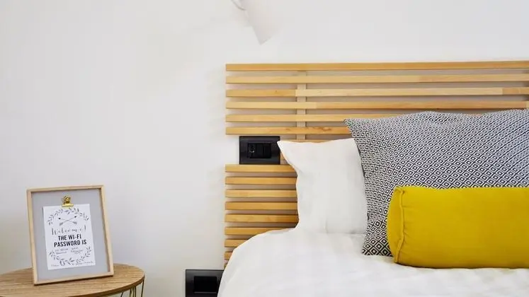 İki Ayrı Yataklı Oda, Ortak Banyo