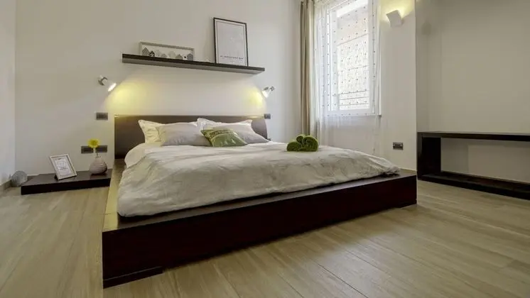 Tek Büyük Yataklı Oda, Ortak Banyo