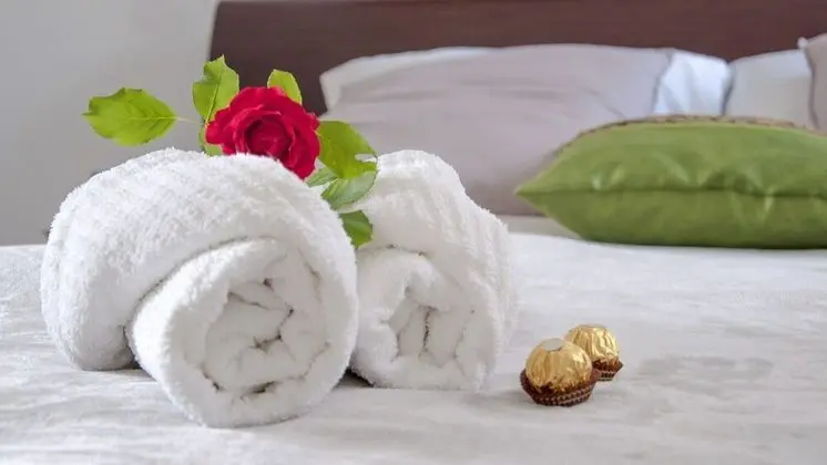 Tek Büyük Yataklı Oda, Ortak Banyo