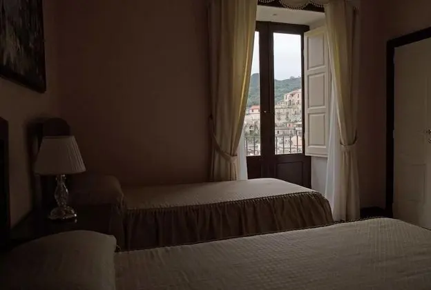 İki Ayrı Yataklı Oda, 2 Tek Kişilik Yatak (Piazza Plebiscito)