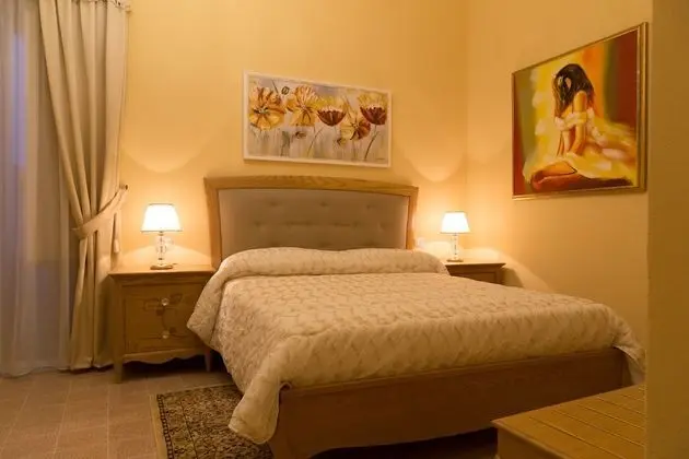 Tek Büyük Yataklı Oda (Naniglio)