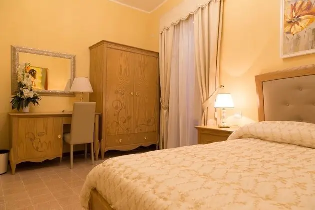 Tek Büyük Yataklı Oda (Naniglio)