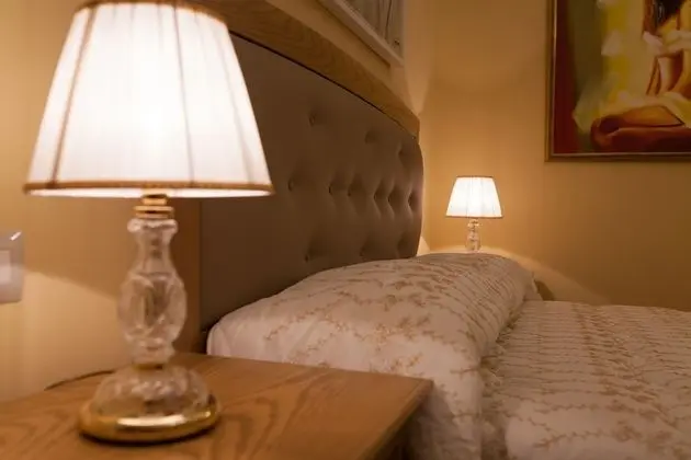 Tek Büyük Yataklı Oda (Naniglio)