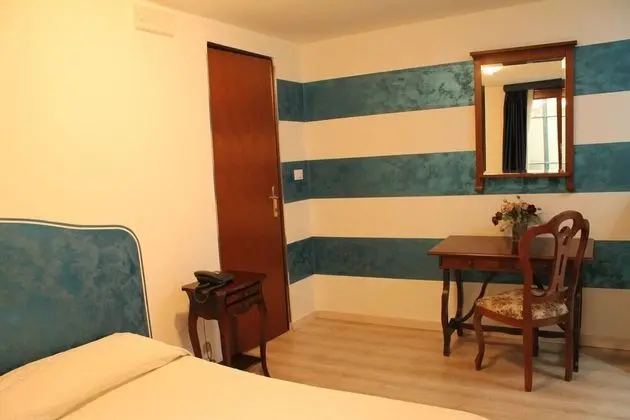 Economy Tek Büyük Yataklı Oda