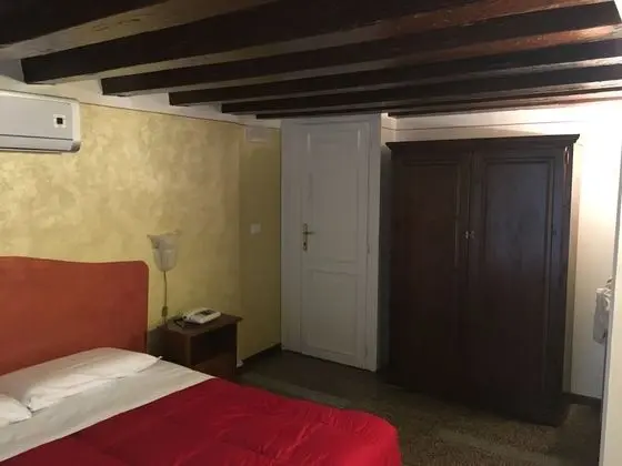 Economy Tek Büyük Yataklı Oda