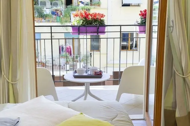 Tek Büyük Yataklı Oda, Balkon