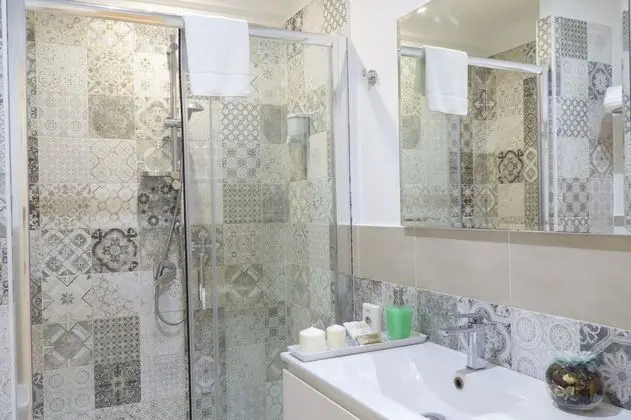 Tek Büyük Yataklı Oda, Balkon