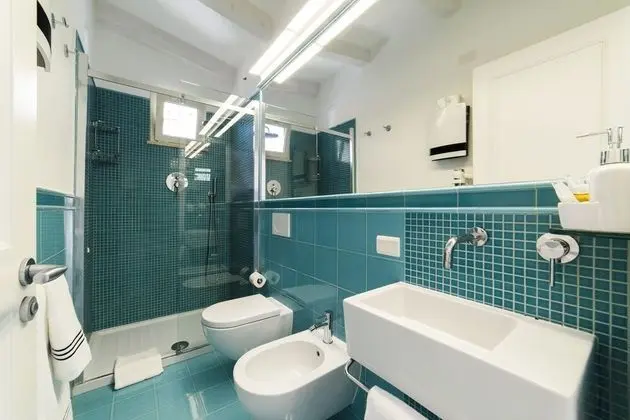 Deluxe Tek Büyük Yataklı Oda, Teras, Deniz Manzaralı