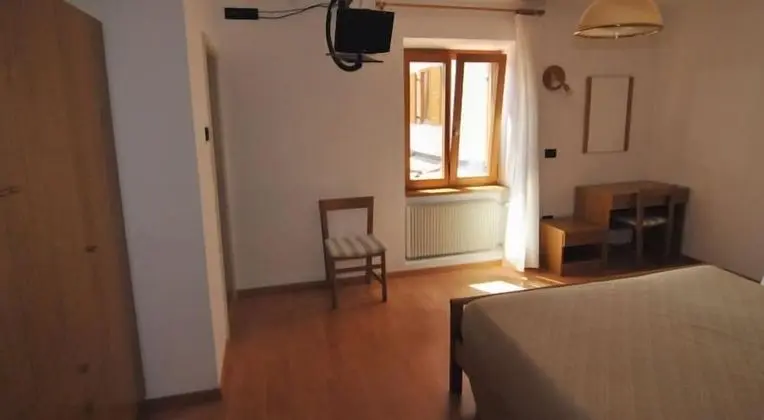 Üç Kişilik Oda