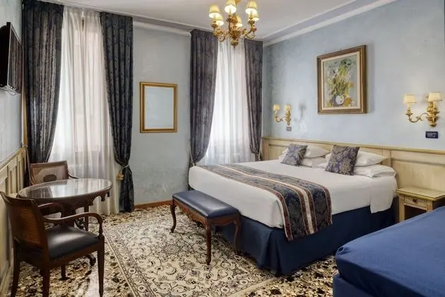 Superior Tek Büyük veya İki Ayrı Yataklı Oda