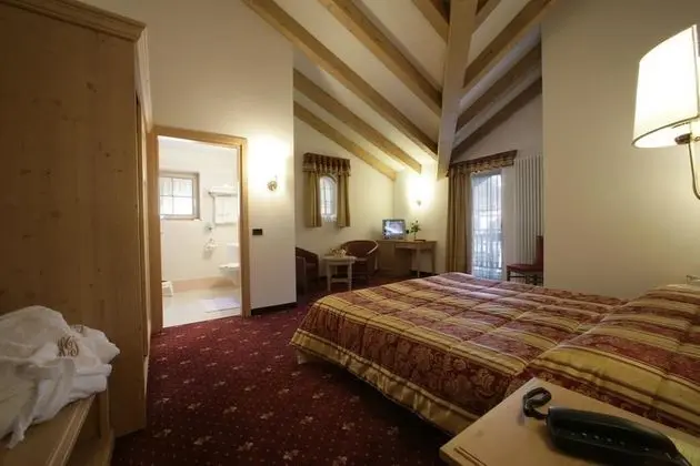 Superior Tek Büyük veya İki Ayrı Yataklı Oda