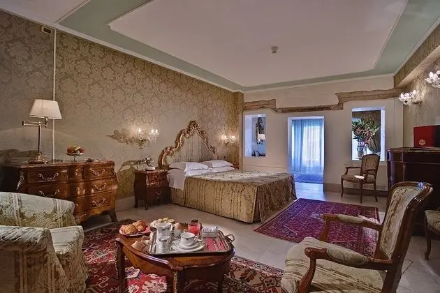 Junior Süit, Kanal Manzaralı (Gran Canal View)