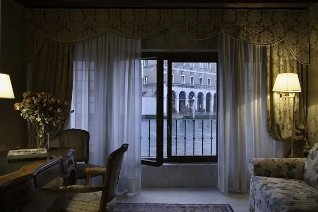 Junior Süit, Kanal Manzaralı (Gran Canal View)