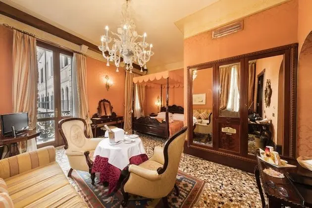 Junior Süit, Kanal Manzaralı