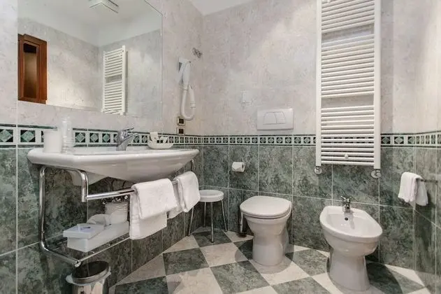 Standard Tek Büyük Yataklı Oda