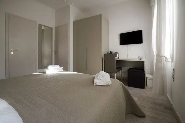 Standard Tek Büyük Yataklı Oda