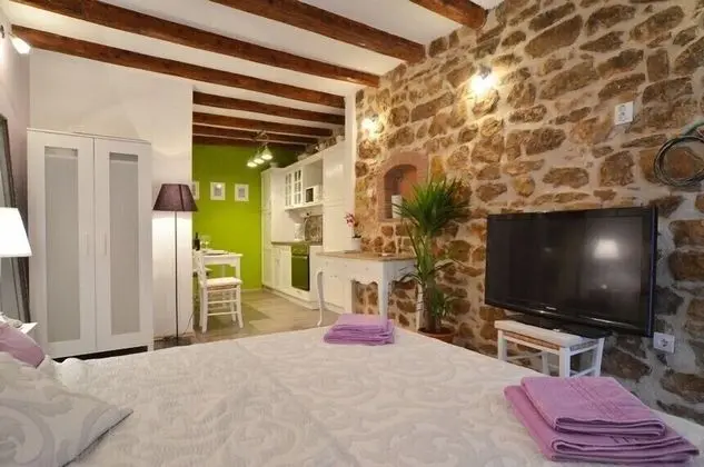 City Stüdyo, 1 Büyük (Queen) Boy Yatak, Sigara İçilmez