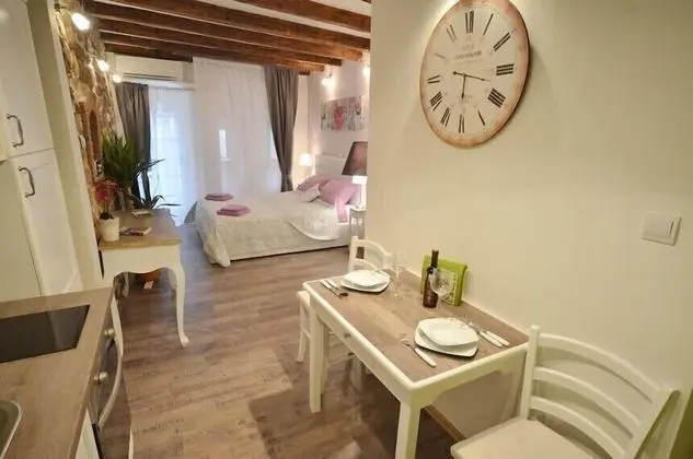 City Stüdyo, 1 Büyük (Queen) Boy Yatak, Sigara İçilmez