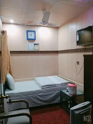 Standard Tek Büyük Yataklı Oda