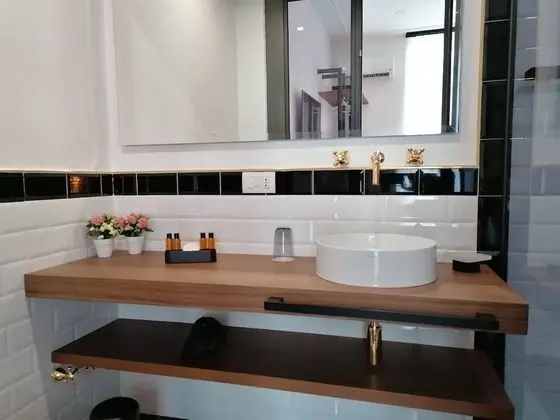 Basic Tek Büyük Yataklı Oda