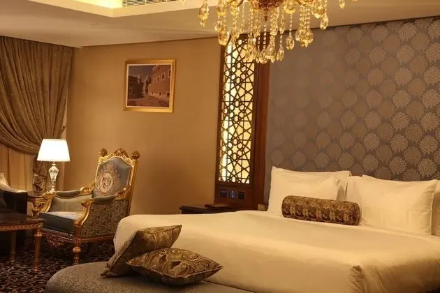 Twin Bed Room