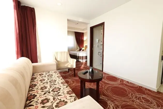 Suite 3 Rooms