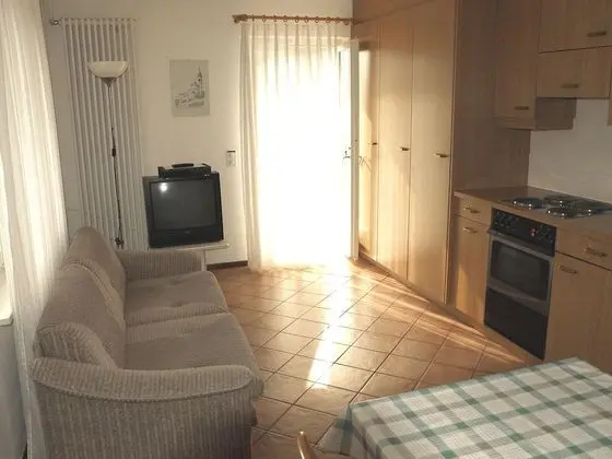 Ev
