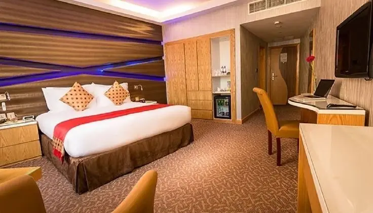 Deluxe King room