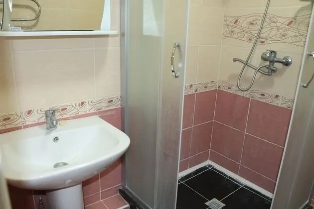 Standard Apart Daire, 2 Yatak Odası, Mutfak