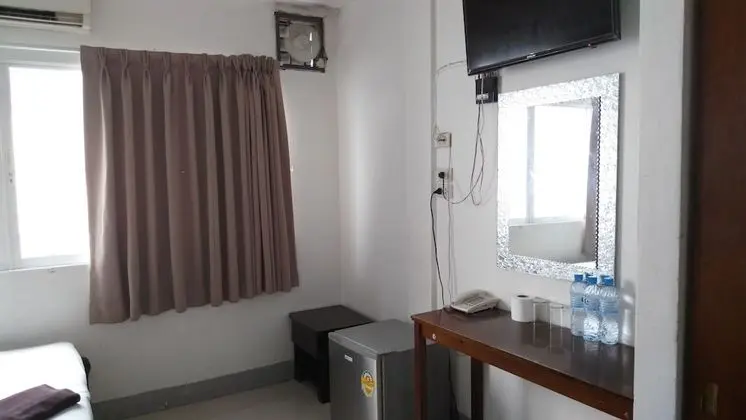 Üç Kişilik Oda