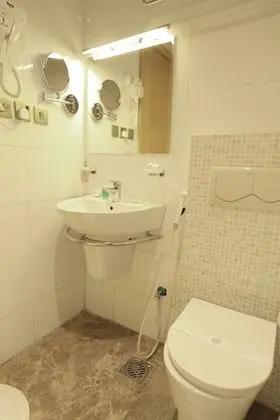 Üç Kişilik Oda