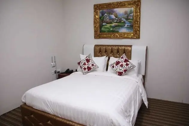 Deluxe Tek Büyük Yataklı Oda