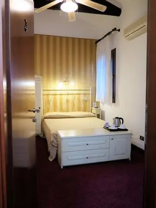 Basic Tek Büyük Yataklı Oda