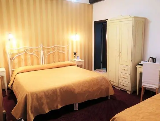 Classic Üç Kişilik Oda