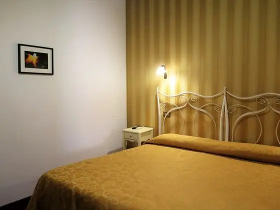 Classic Üç Kişilik Oda