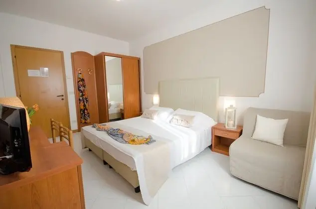 Classic Tek Büyük Yataklı Oda