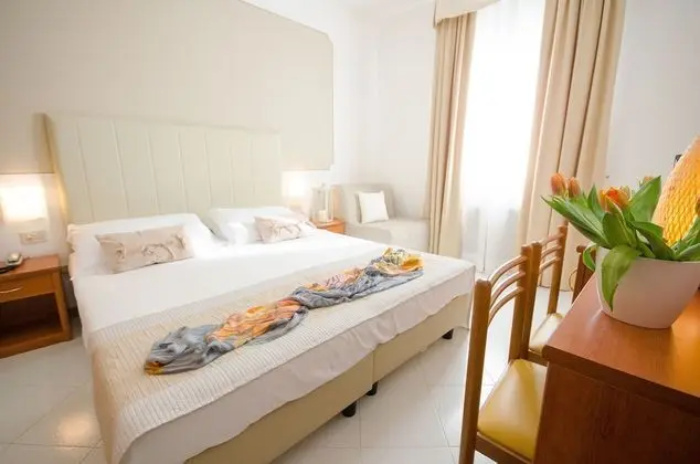 Classic Tek Büyük Yataklı Oda