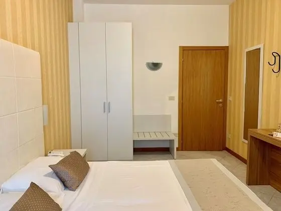 Comfort Tek Büyük Yataklı Oda (Little balcony)