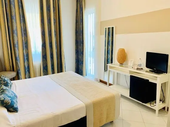 Comfort Tek Büyük Yataklı Oda (Little balcony)