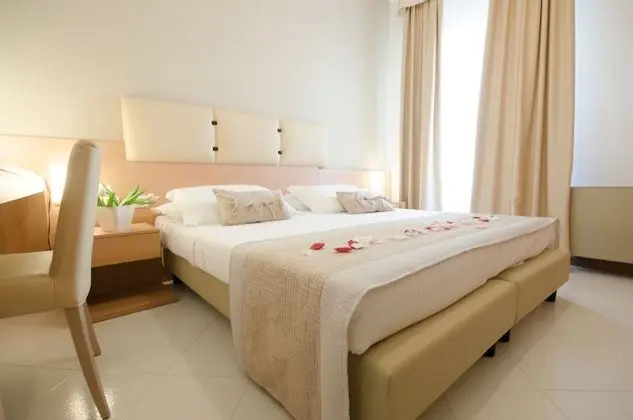 Comfort Tek Büyük Yataklı Oda (Little balcony)