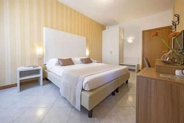 Comfort Tek Büyük Yataklı Oda (Little balcony)