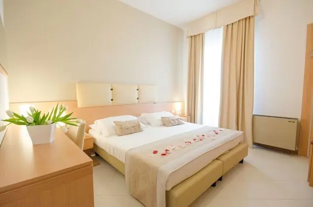 Comfort Tek Büyük Yataklı Oda (Little balcony)