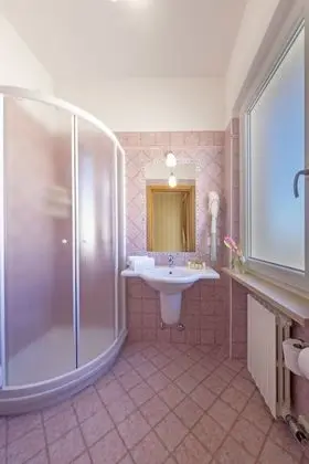 Comfort Tek Büyük Yataklı Oda (Little balcony)