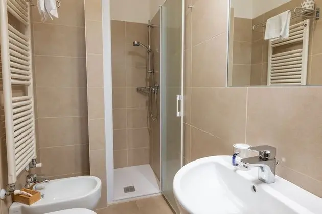 Standard Tek Büyük veya İki Ayrı Yataklı Oda, Kanal Manzaralı